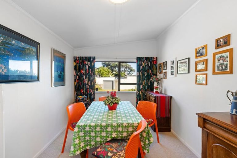 Photo of property in 136 The Parade, Paekakariki, 5034
