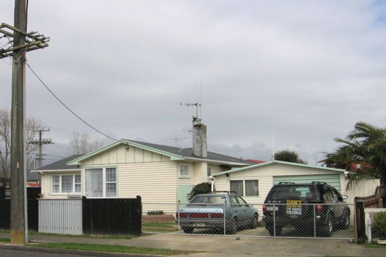 Photo of property in 1 Collingwood Street, Levin, 5510