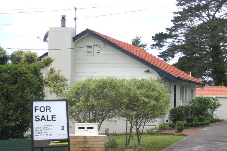 Photo of property in 1/301 Rangatira Road, Beach Haven, Auckland, 0626