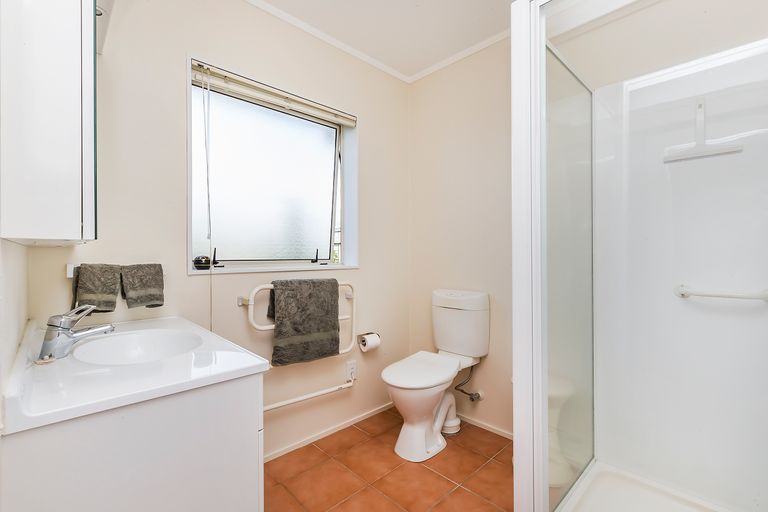 Photo of property in 69 Guildford Drive, Paraparaumu, 5032