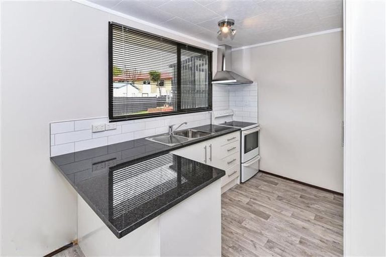 Photo of property in 36 Seaward Place, Wattle Downs, Auckland, 2103
