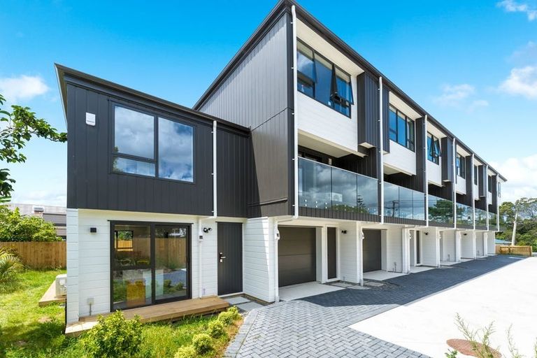 Photo of property in 36 Longburn Road, Henderson, Auckland, 0610