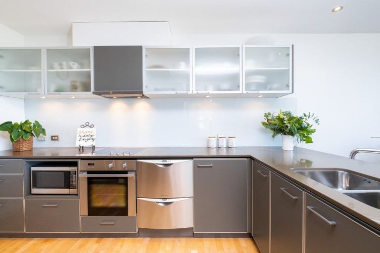 Photo of property in 305/7 Humber Street, Pandora, Napier, 4110