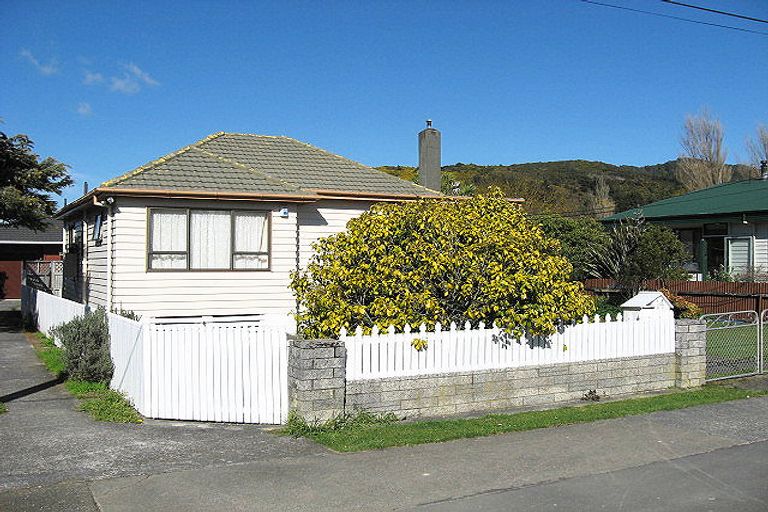 Photo of property in 14 Best Street, Wainuiomata, Lower Hutt, 5014