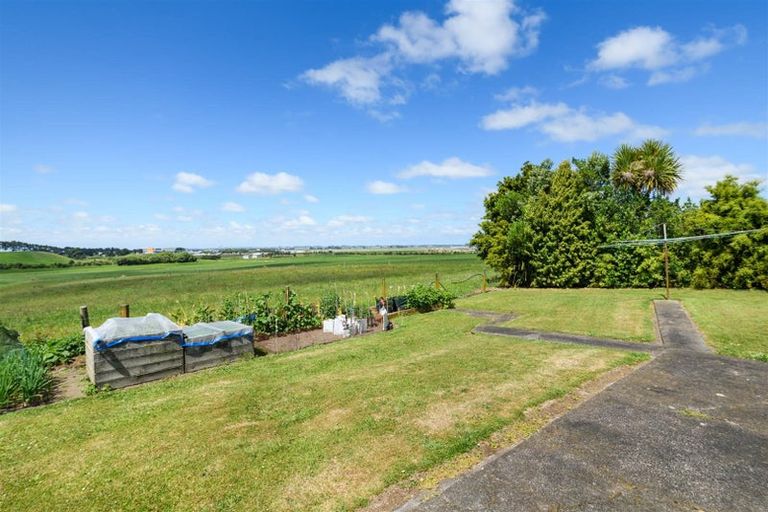 Photo of property in 56 Wightman Road, Sanson, Palmerston North, 4479