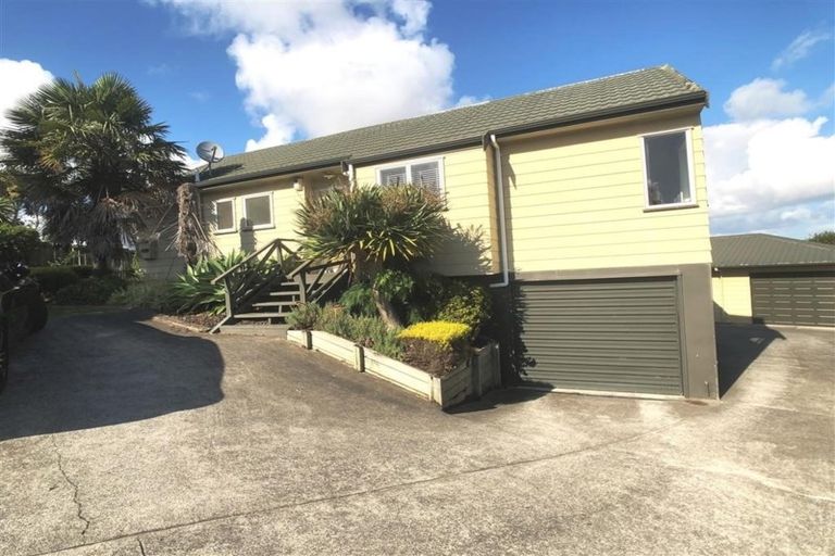 Photo of property in 147 Aviemore Drive, Highland Park, Auckland, 2010