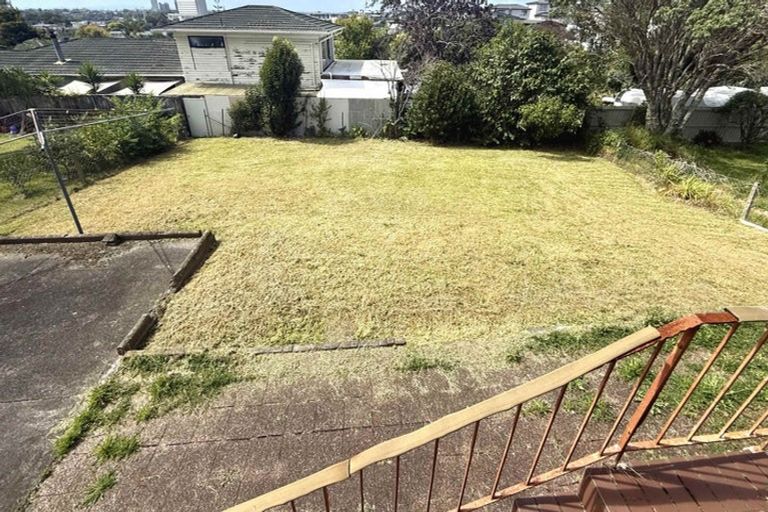 Photo of property in 2 Currey Crescent, Milford, Auckland, 0620