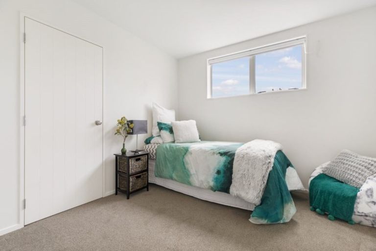 Photo of property in 114 Grand Drive, Orewa, 0931