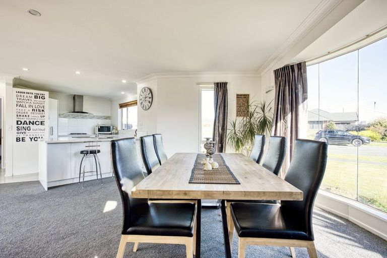 Photo of property in 41 Broadhaven Avenue, Parklands, Christchurch, 8083