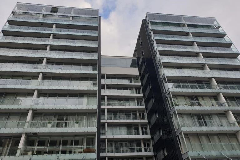 Photo of property in Montreaux Apartments, 7j/164 The Terrace, Wellington Central, Wellington, 6011