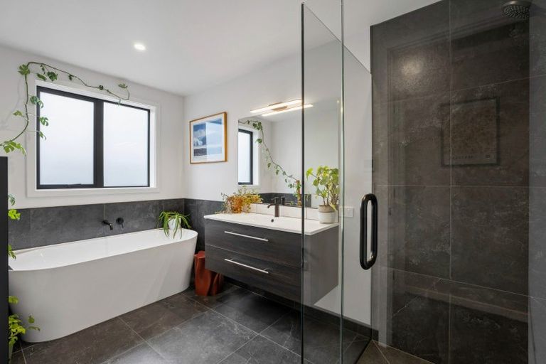 Photo of property in 3 Mount Prospect Lane, Wanaka, 9305