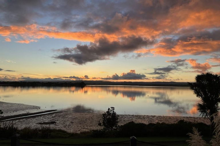 Photo of property in 54 Carnoustie Drive, Wattle Downs, Auckland, 2103