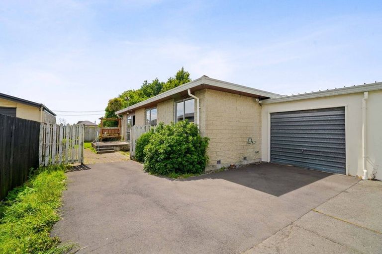 Photo of property in 2/4 Brixton Street, Islington, Christchurch, 8042