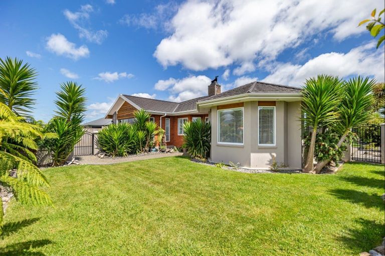 Photo of property in 15 Okarito Avenue, Levin, 5510