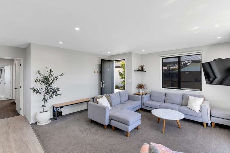 Photo of property in 4/30 Northcote Road, Northcote, Christchurch, 8052