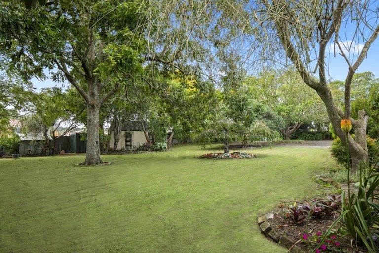Photo of property in 13 Norfolk Rise, Waiuku, 2123