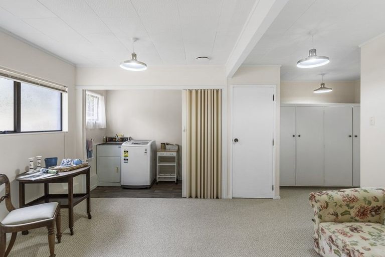 Photo of property in 20a East Coast Road, Milford, Auckland, 0620