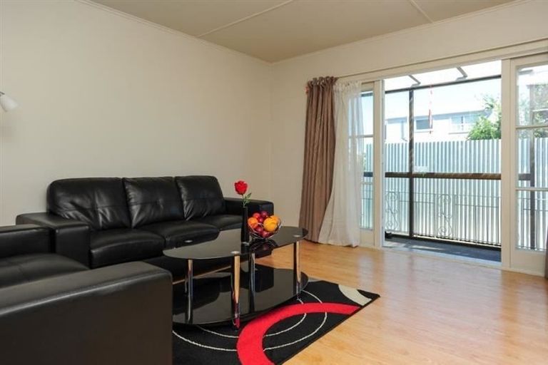 Photo of property in 2/609 Heretaunga Street East, Parkvale, Hastings, 4122