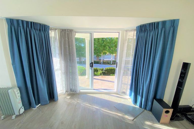 Photo of property in 78 Glenmore Road, Sunnyhills, Auckland, 2010