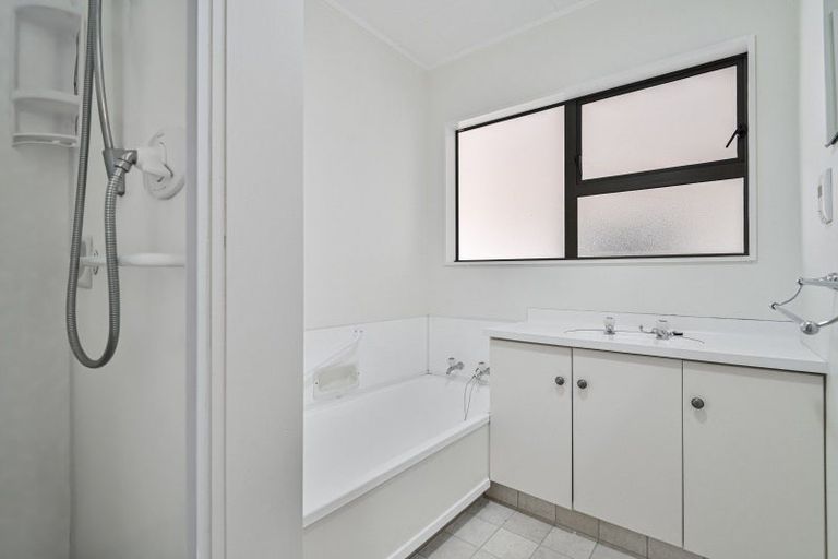 Photo of property in 5/501 Eastbourne Street East, Hastings, 4122