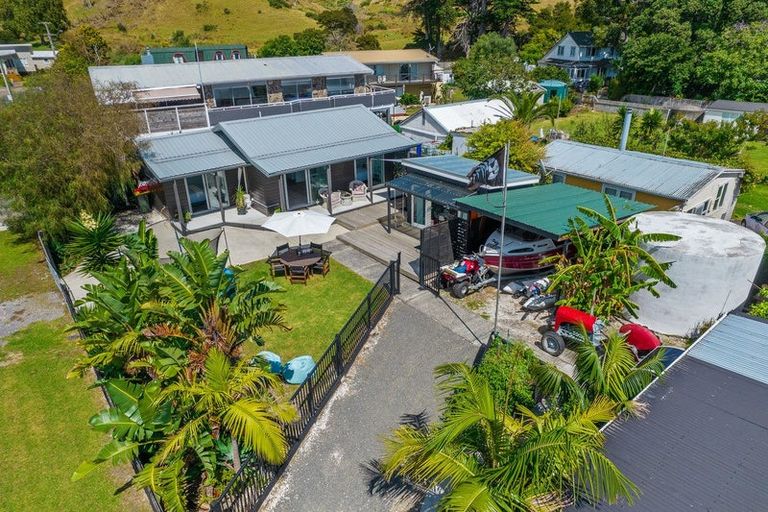 Photo of property in 1437 Clevedon Kawakawa Road, Kawakawa Bay, Papakura, 2585