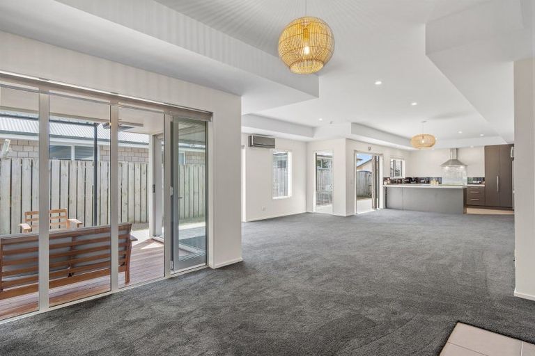 Photo of property in 22 Pemberton Drive, Darfield, 7510