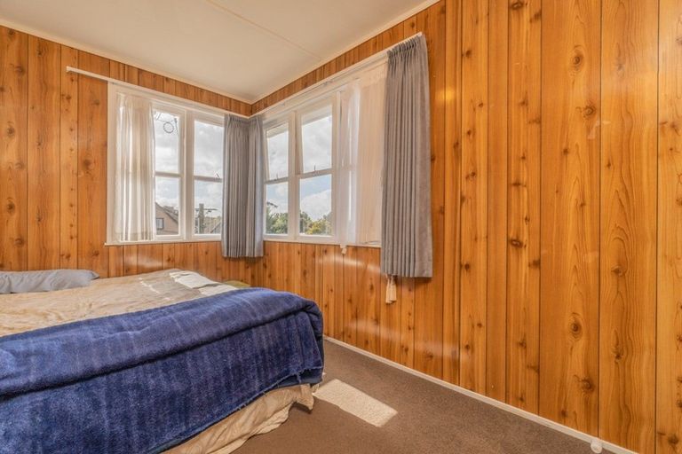 Photo of property in 19 Sheridan Drive, New Lynn, Auckland, 0600