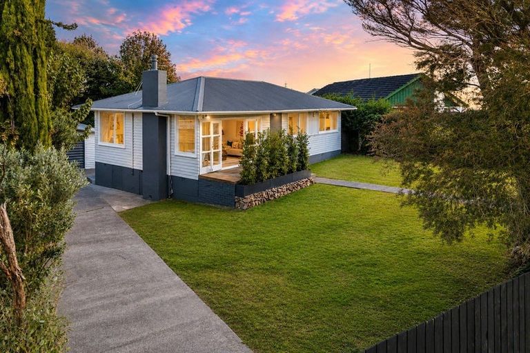 Photo of property in 11 Royal Arch Place, Rosehill, Papakura, 2113