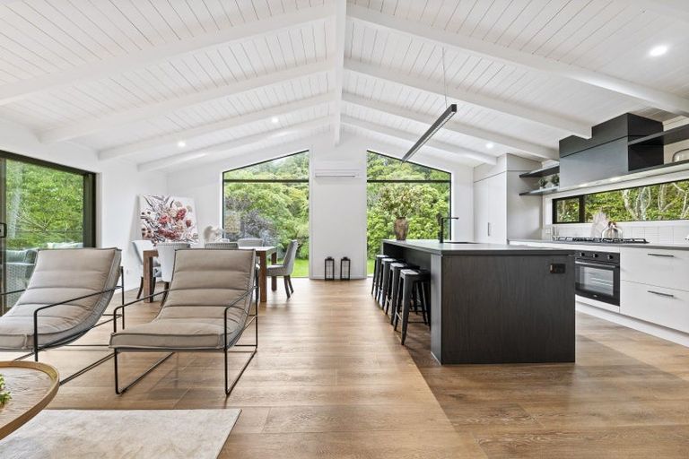 Photo of property in 11 Marina Grove, Frankleigh Park, New Plymouth, 4310