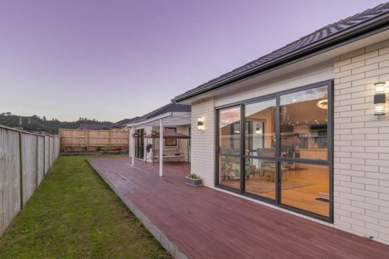 Photo of property in 102 Tapu Road, Huapai, Kumeu, 0810