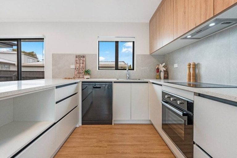 Photo of property in 11 Murillo Place, Henderson, Auckland, 0612