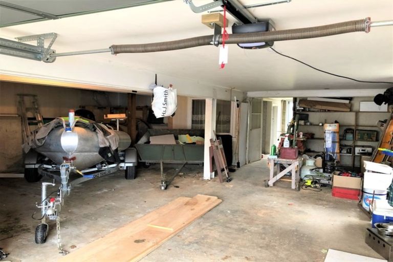 Photo of property in 22 Golfers Drive, Balclutha, 9230