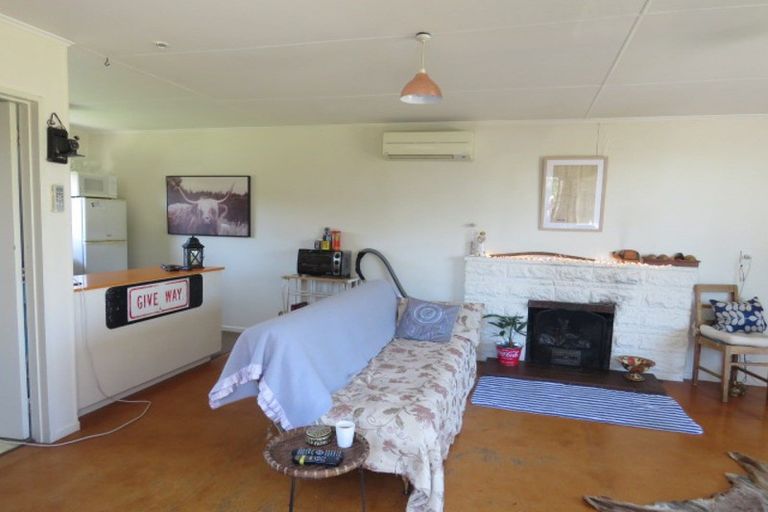 Photo of property in 37 Burnett Street, Kakanui, Oamaru, 9495