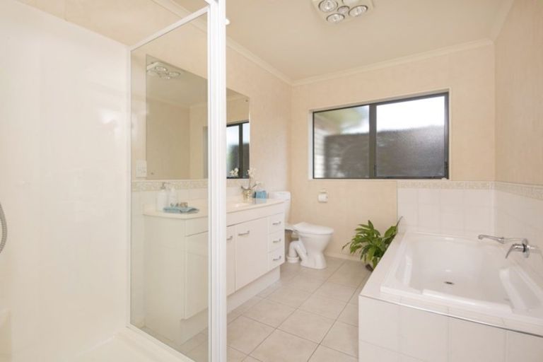 Photo of property in 9 Ardkeen Place, East Tamaki, Auckland, 2016