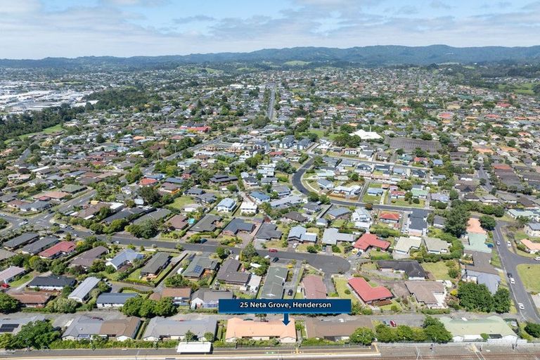 Photo of property in 5/17 Neta Grove, Henderson, Auckland, 0612