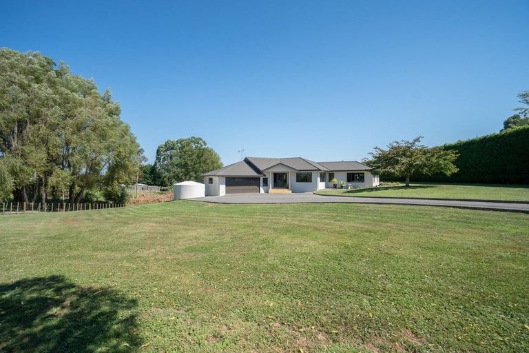 Photo of property in 34 Schnell Drive, Kelvin Grove, Palmerston North, 4414