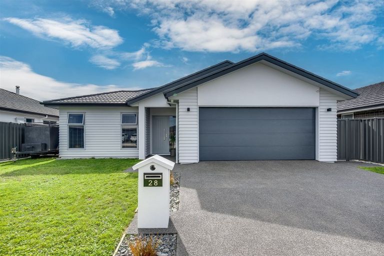 Photo of property in 28 Hurunui Drive, Te Awa, Napier, 4110