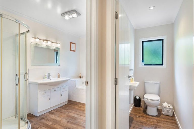 Photo of property in 11a Montrose Place, Highlands Park, New Plymouth, 4312