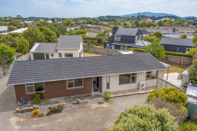 Photo of property in 25 Kanawa Street, Waikanae, 5036