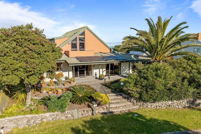 Photo of property in 17 Sunbrae Grove, Mount Maunganui, 3116