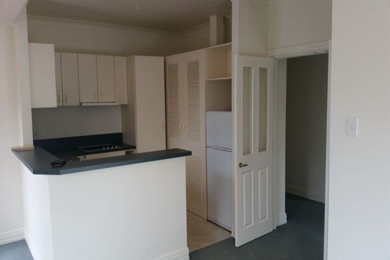 Photo of property in 18 Hill Street, Thorndon, Wellington, 6011