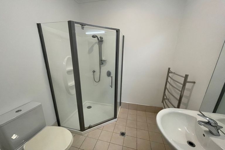 Photo of property in 1/44 Carlos Drive, Flat Bush, Auckland, 2016