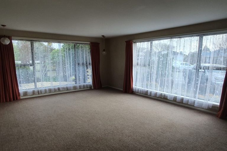 Photo of property in 25 Davidson Crescent, Hornby, Christchurch, 8042