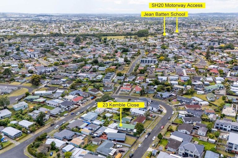 Photo of property in 23 Kemble Close, Mangere, Auckland, 2022