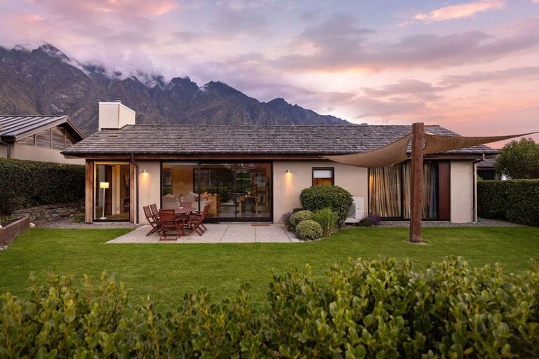 Photo of property in 5 Glengarry Court, Jacks Point, Queenstown, 9371