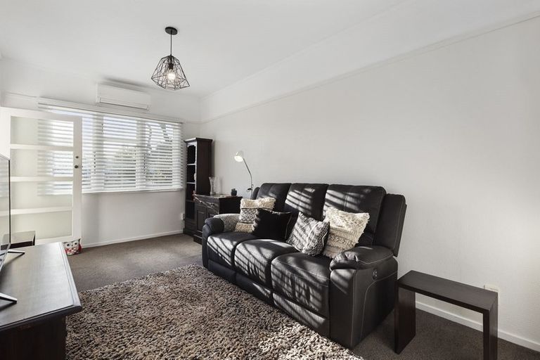 Photo of property in 2/78 Naenae Road, Naenae, Lower Hutt, 5011