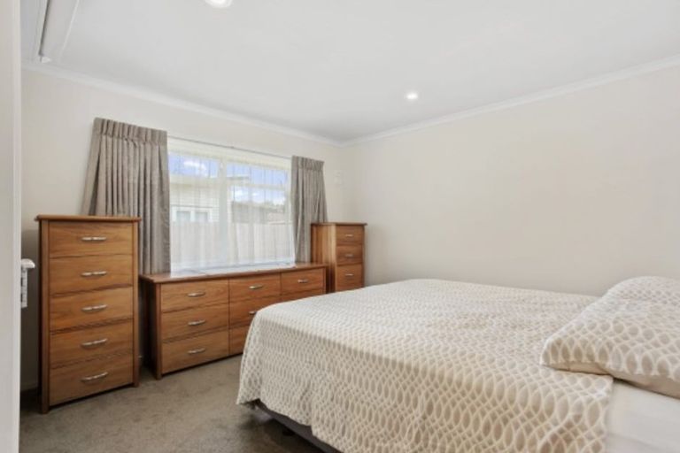 Photo of property in 6a Elizabeth Street, Orewa, 0931