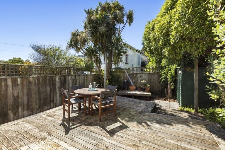 Photo of property in 27 Nairn Street, Mount Cook, Wellington, 6011