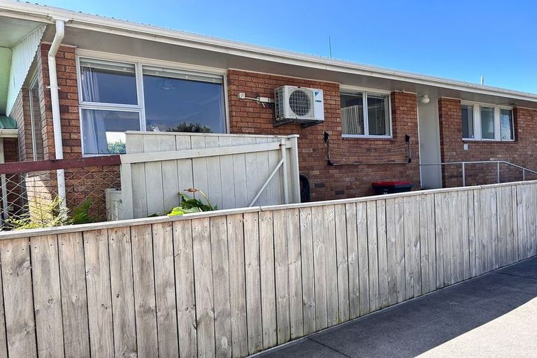Photo of property in 256c Courtenay Street, Strandon, New Plymouth, 4312