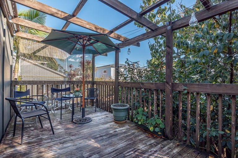 Photo of property in 10a Cassino Street, Bayswater, Auckland, 0622